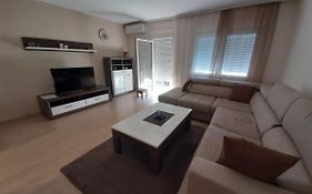 Apartment 081